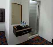 In-room Bathroom 4 Hotel Salma