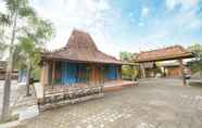 Luar Bangunan 3 Keong Mas Homestay