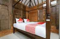 Bedroom Keong Mas Homestay