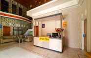 Lobby 5 SPOT ON 2556 Lubuk Nyarai Residence Syariah