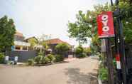 Luar Bangunan 2 OYO 2937 Nindy Residence 2