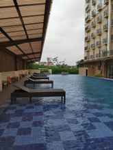 Swimming Pool 4 Deluxe Azalea Suites Cikarang By Urban Style Collections