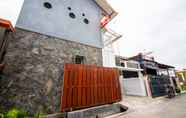 Exterior 4 OYO 2808 D'residence Syariah