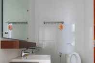 Toilet Kamar Omah Dixy Family Homestay by FH Stay