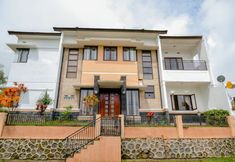 Exterior 5 SPOT ON 3037 Sakinah Residence