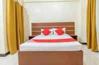 Bedroom Red Velvet Suites