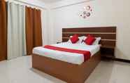 Kamar Tidur 7 Red Velvet Suites