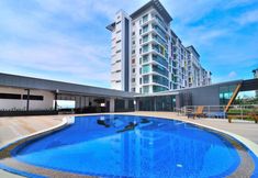 Swimming Pool 4 Vivacity Megamall New Luxury Jazz Suite