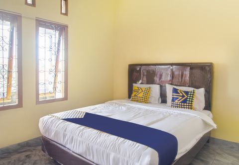 Bedroom SPOT ON 3005 Kost Rumaisha Syariah