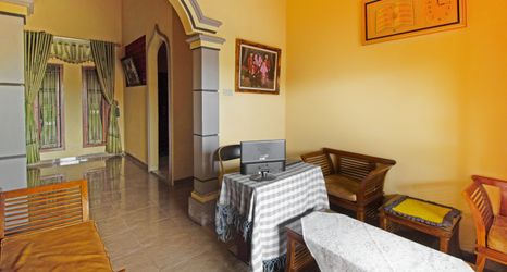 Lobby 2 SPOT ON 3005 Kost Rumaisha Syariah