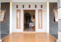 Exterior 5 SPOT ON 3005 Kost Rumaisha Syariah