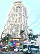 Luar Bangunan 4 Holiday Two Hotel