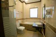 Toilet Kamar Seasons Riverside Hotel