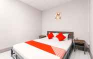 Kamar Tidur 6 Colorful Home Stay