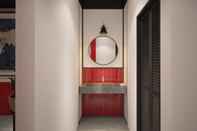 In-room Bathroom Red Bunkers