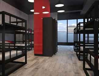 Kamar Tidur 2 Red Bunkers