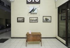 Lobby 6 OYO 2902 Graha 18 Near RSU Bhayangkara Tk. II HS. Samsoeri Mertojoso Kota Surabaya