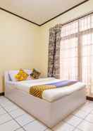 BEDROOM Super OYO 2672 Bee M Syariah