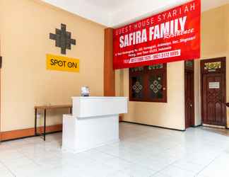 Lobi 2 SPOT ON 2689 Safira Family Residence Syariah