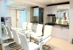 침실 5 Orchard 2 Bedroom Apartment by Miracle