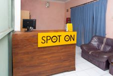 大廳 SPOT ON 2830 Azka Guest House Syariah