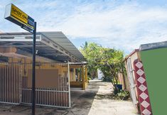 外觀 4 SPOT ON 2830 Azka Guest House Syariah