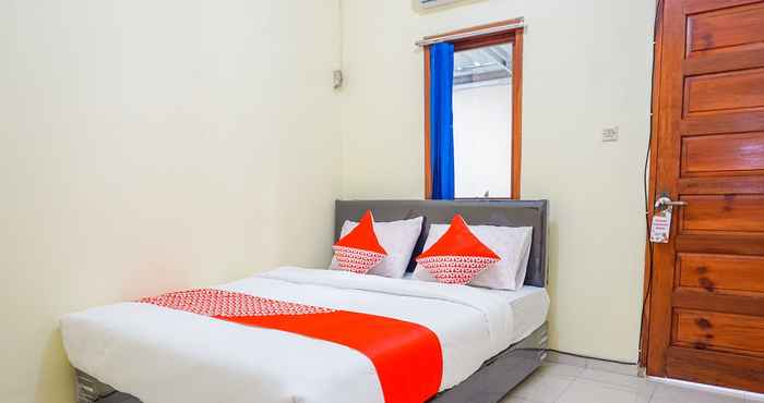 Kamar Tidur OYO 2401 Ardini Residence Syariah