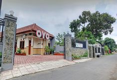 Exterior 4 OYO 2835 Sakinah Family Residence