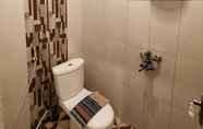 In-room Bathroom 5 MHS Inn Syariah Hotel