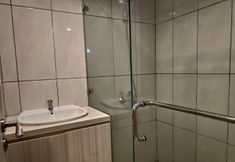 In-room Bathroom 4 2BR DBR Room Grand Kamala Lagoon