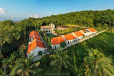 外部的 Phu My Hung Bungalow