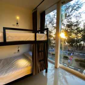 Fishtail Hostel Phuket 1, Khách sạn Karon Beach Pool Villa