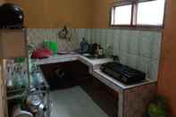 Bedroom Penginapan Ratna Mulya 2