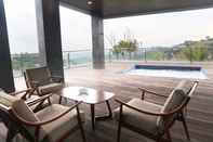 Hồ bơi Luxury 5BR Boutique Villa With Heated Pool at Dago Pakar
