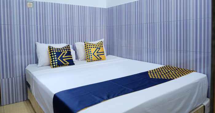 Kamar Tidur OYO 2766 Kezia Kost