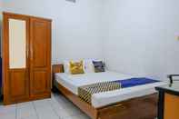 Bedroom SPOT ON 2749 Tiga Sinar Residence