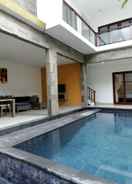 SWIMMING_POOL 