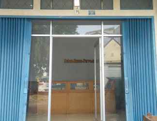 Exterior 2 Ninjas Room Hostel Cengkareng 