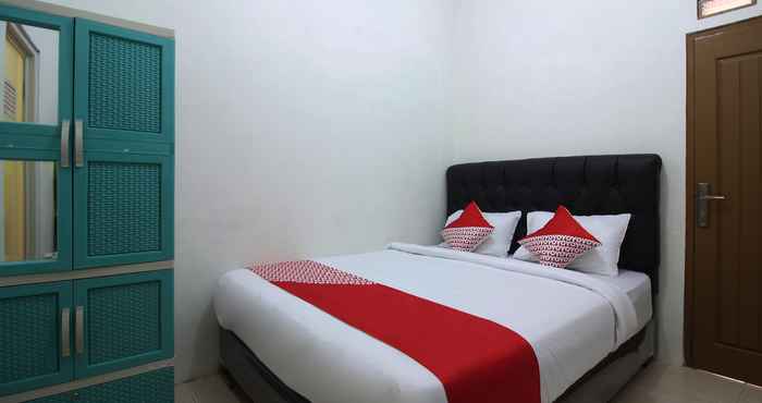 Bedroom OYO 2593 Mawar Residence