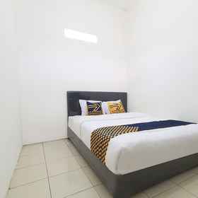 Bedroom 1 SPOT ON 2726 Kopo 355 Syariah, โรงแรม & ที่พัก Polytron Service Center