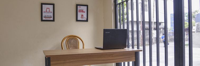 ロビー Afny Kost 1