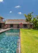 SWIMMING_POOL Villa Nehal