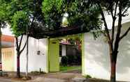 Luar Bangunan 4 SPOT ON 2840 Homestay Kepodang