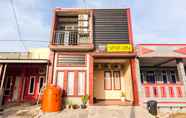 Bangunan 4 SPOT ON 2755 Zainab Homestay Syariah