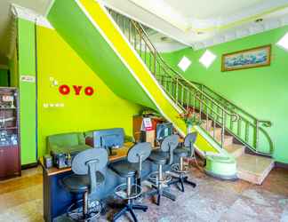 Lobi 2 OYO 2848 Senaz Residence