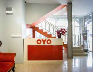 Lobby 2 OYO 3167 Andra Hotel