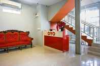 Lobi OYO 3167 Andra Hotel