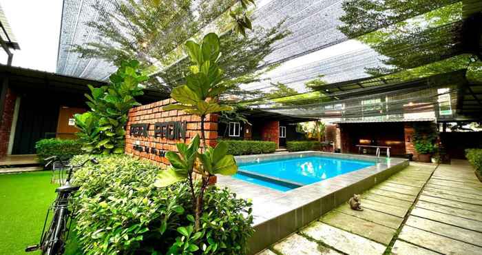 Luar Bangunan Petak Padin Cottage by The Pool