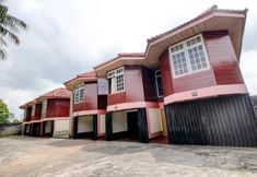 Bangunan 2 OYO 3180 Hotel Rian Cottage