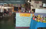Lobby 6 SPOT ON 89821 Batu Maung Sempoi Inn And Cafe